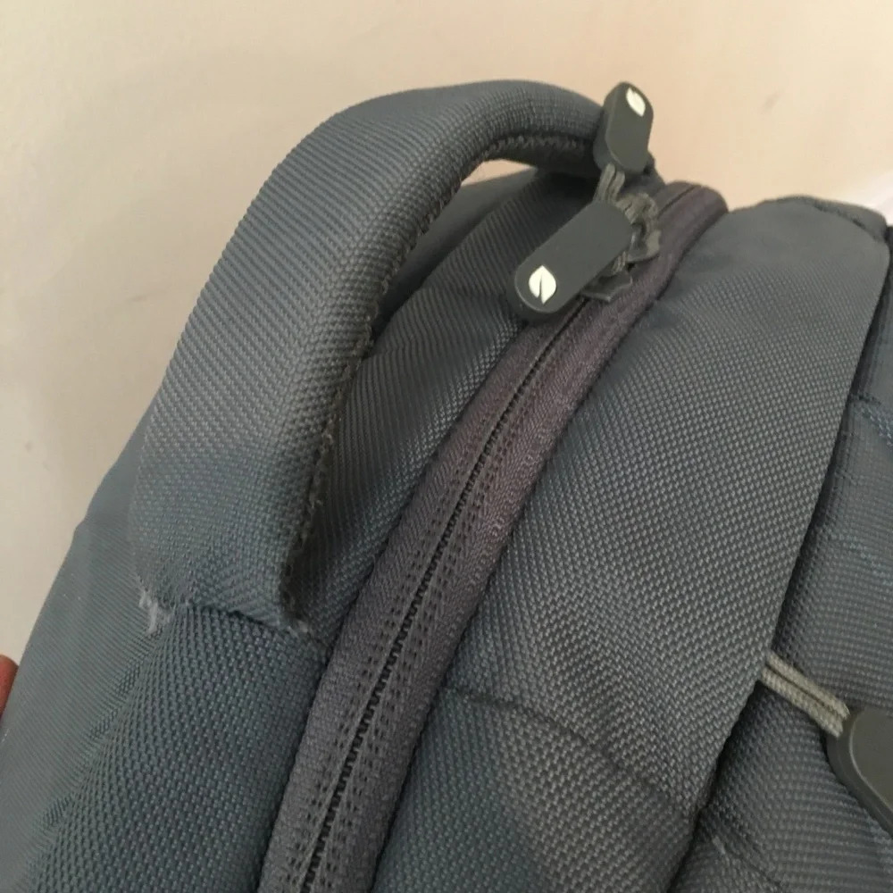 Incase Laptop Bag - Picture 6 of 8